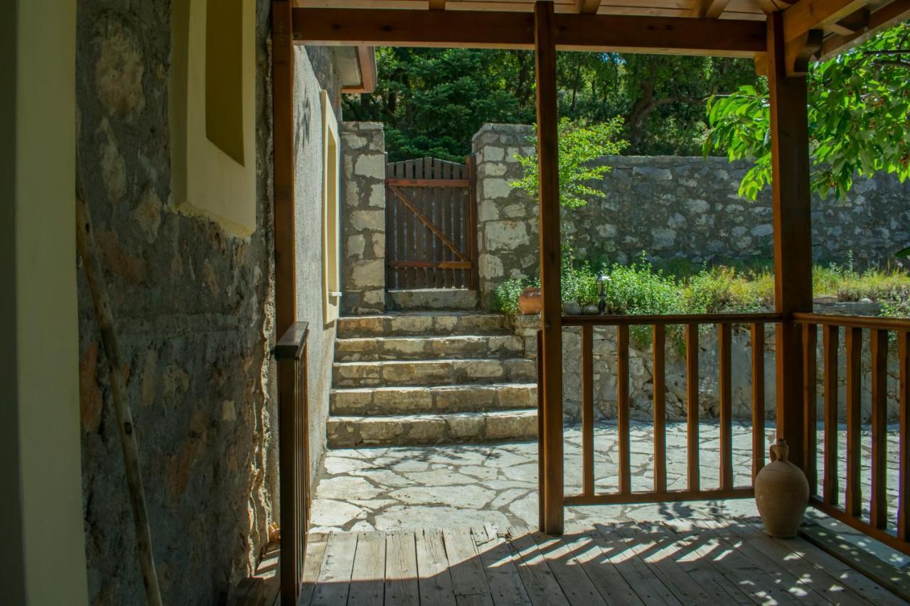 Arcadianis Lakeview Villa At Psari Arkadias Psárion 外观 照片